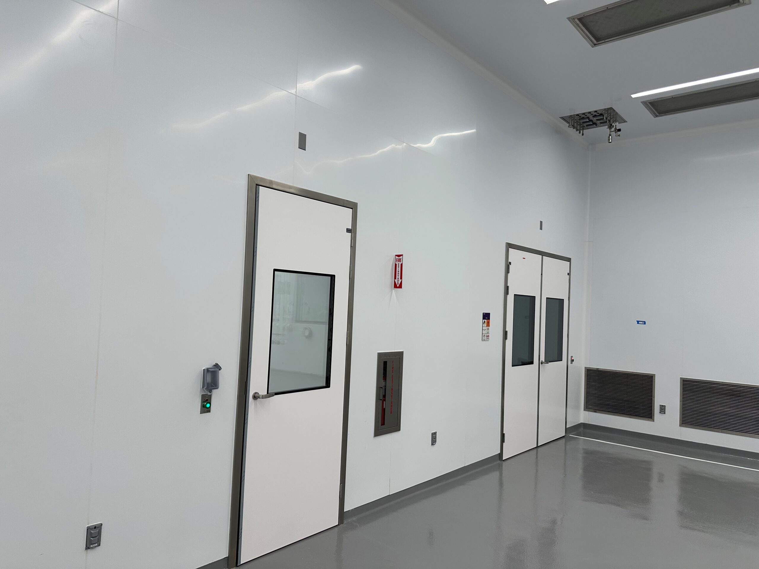 Hygienic wall cladding installation in hospital cleanroom